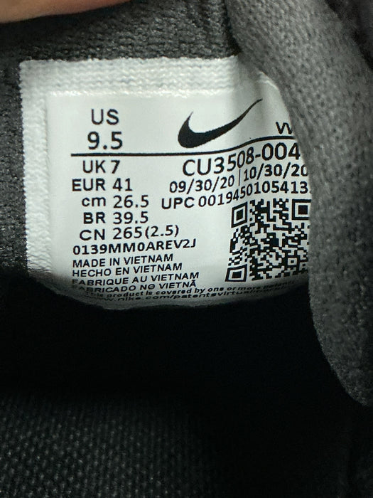 Tenis 9.5 (NIKE)
