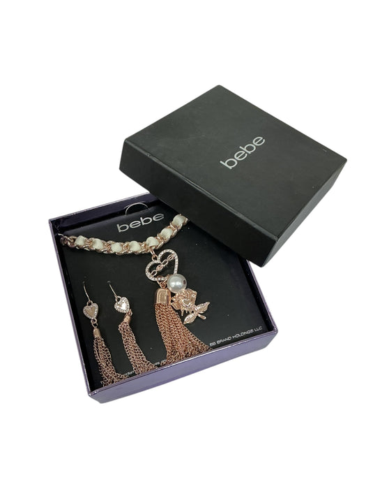 Collar y aretes de fantasía (BEBE)