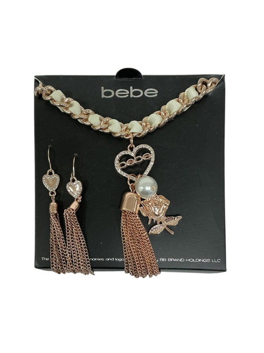 Collar y aretes de fantasía (BEBE)