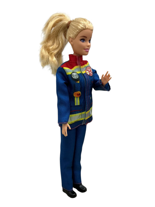 Barbie Bombera (MATTEL)