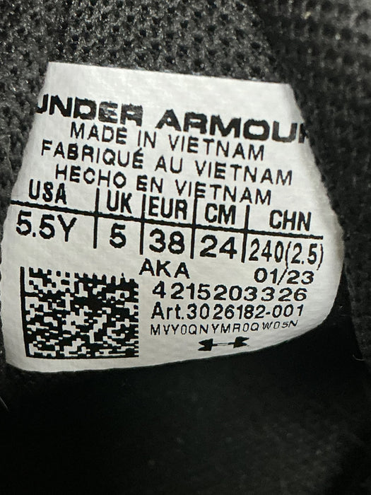 Tenis 5.5Y (UNDER ARMOUR)