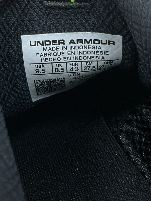 Tenis 9.5 (UNDER ARMOUR)