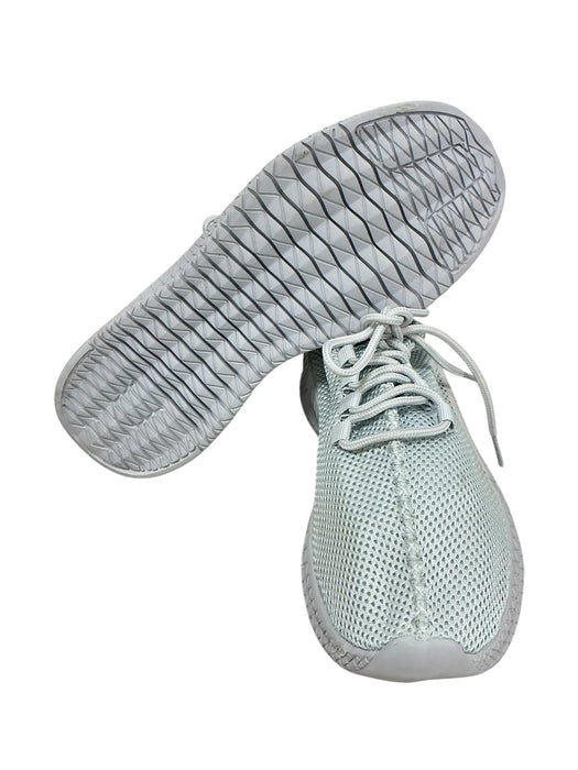 Tenis