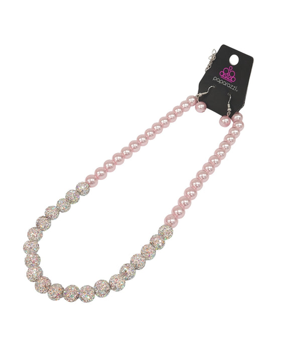 Collar y aretes de fantasía (PAPARAZZI)