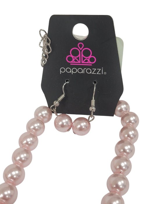 Collar y aretes de fantasía (PAPARAZZI)