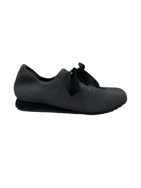Tenis