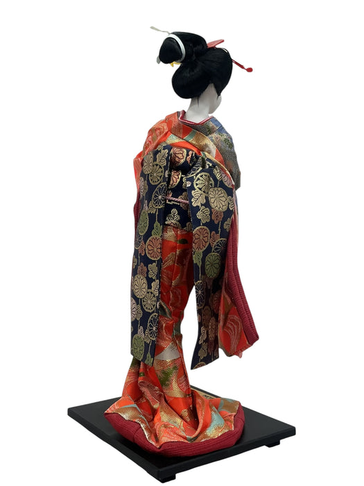Muñeca japonesa decorativa