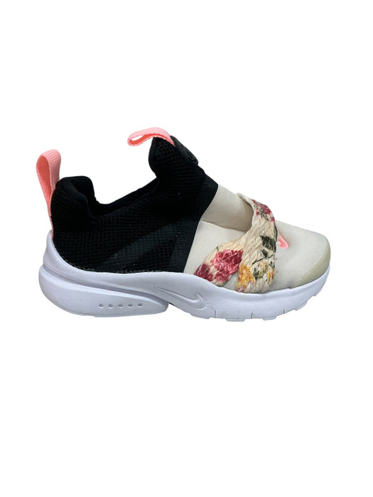 Tenis para niña 8C (NIKE)