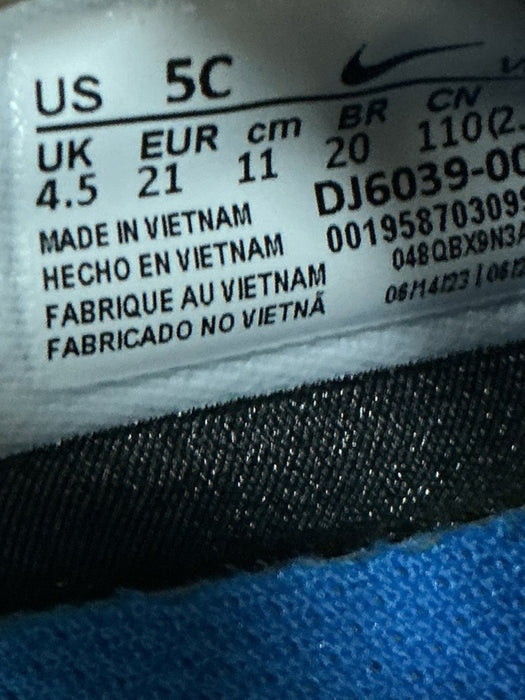 Tenis para bebé 5C (NIKE)