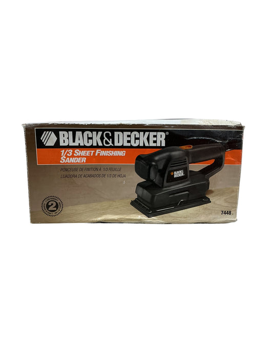Caja de lijadora de acabados BLACK & DECKER modelo 7448