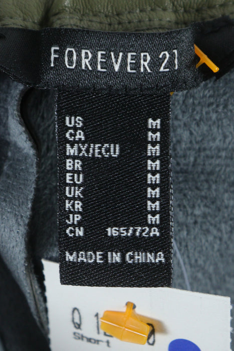 Short M  (FOREVER 21)