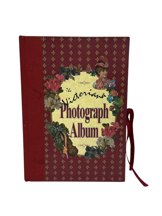 Álbum de fotografías (MONTAGUE HOUSE)